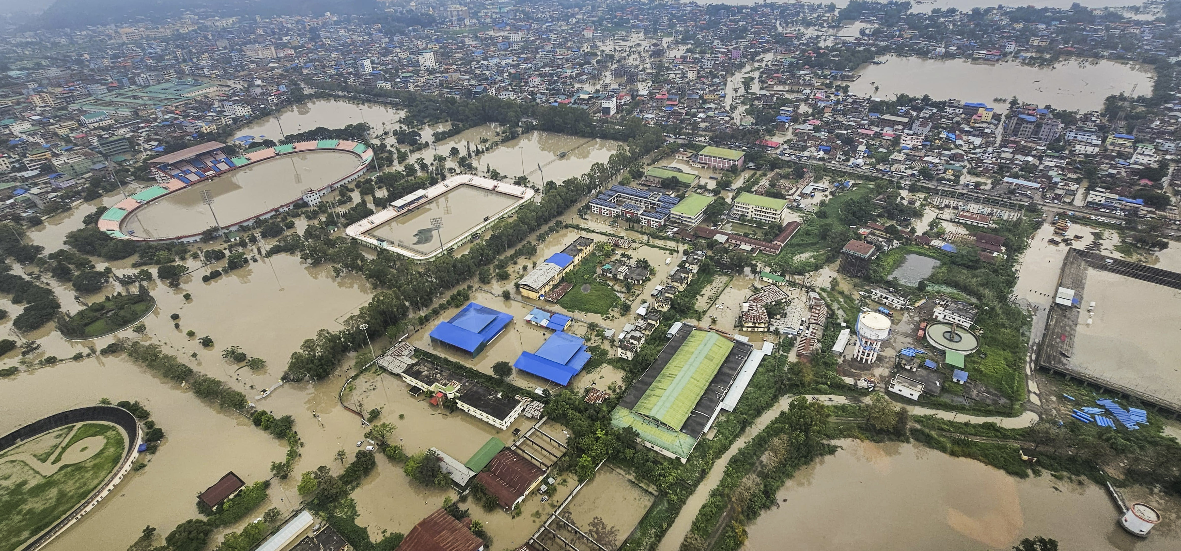 https://salarnews.in/public/uploads/images/newsimages/maannewsimage30052024_154854_manipur floods.jpg